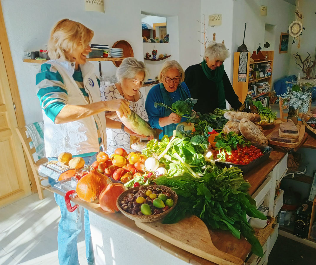 Prodotti freschi orto e pesci del Sinis per le Cene del Programma Trekking e Gourmet Natura da Vivere e Limolo House Aprile 2025